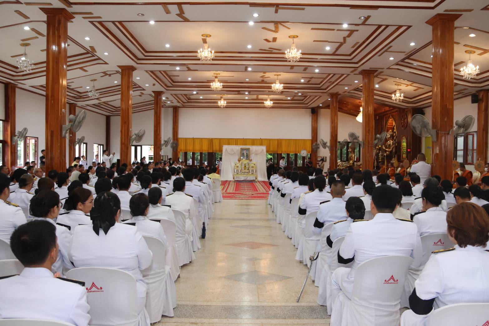 title - พิธีตักบาตรพระสงฆ์ 75 รูป เฉลิมพระเกียรติ เนื่องในโอกาสมหามงคลเฉลิมพระชนมพรรษา 28 กรกฎาคม 2569